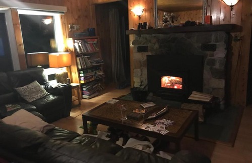 Northern Bruce Peninsula Casa | Lakefront Hope Lodge