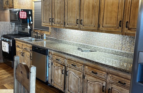 Edgemont Casa | Lakefront house on Greers Ferry Lake with water access by Devil’s Fork launch