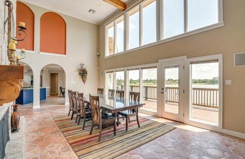 Nassau Bay Casa | Lakefront Houston House - 1 Mi to Space Center!