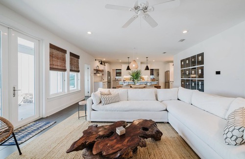 Seagrove Beach Casa | Frente al mar, muelle privado, 5 minutos a pie de playa, 2 tablas de SUP, kayaks y 5 bicicletas