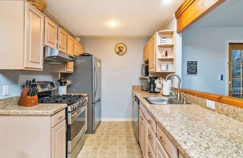 Pocono Lake Chalet De Esquí | LAKEFRONT - Lake Escape - Arrowhead Lake Community
