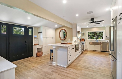 New Munster Casa | Lakefront Living At Its Best