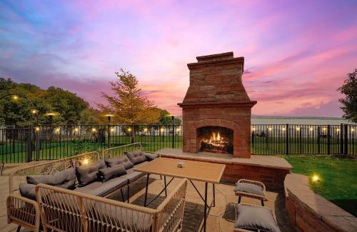 Rowlett Casa | Lakefront Living, Elegant 5BD Home on Lake Ray Hubbard