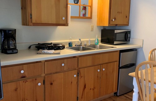 Rabun Gap Casa | Lakefront Lodge with Loft Bedroom, Sleeper Sofa, One Bath