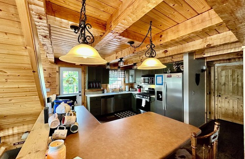 Bean Station Casa | Lakefront log cabin on stunning Cherokee Lake!!