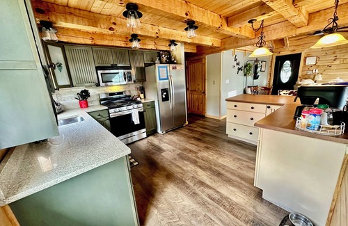 Bean Station Casa | Lakefront log cabin on stunning Cherokee Lake!!