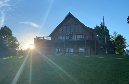 Bean Station Casa | Lakefront log cabin on stunning Cherokee Lake!!