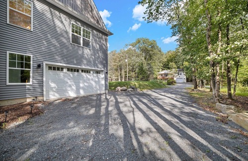 Pocono Lake Casa | Lakefront Luxury at Sunset Horizon!