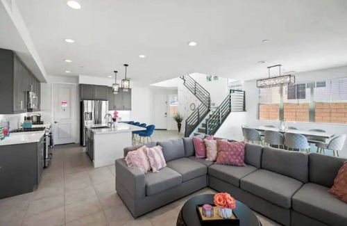 Terra Lago Villa | Lakefront Luxury Villa 4 bedroom+loft with Pool