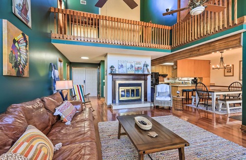 Macon Cabaña | Lakefront Macon Getaway w/ Stunning Boathouse