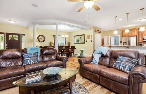 Lake Norman of Catawba Casa | Lakefront Manor w/ Beach, Gameroom, Sauna, Theatre