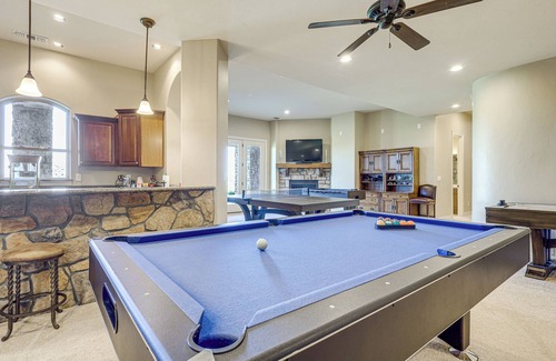 Tucumcari Casa | Lakefront Mansion: Game Room & Deck in New Mexico!