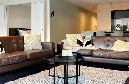 Frankton Casa | Lakefront Marina Apartment