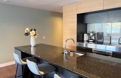 Frankton Casa | Lakefront Marina Apartment