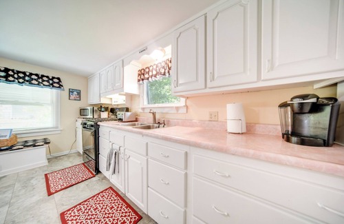 Chautauqua Casa | Lakefront Mayville Cottage w/ Dock & Grill!
