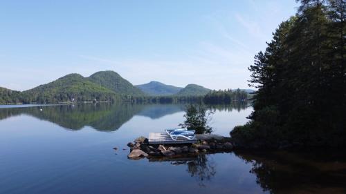 Lac Superieur Village Casa | Lakefront Mountain View - Resort Loft
