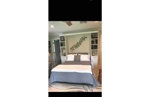 Disston Heights Casa | Lakefront near the beach