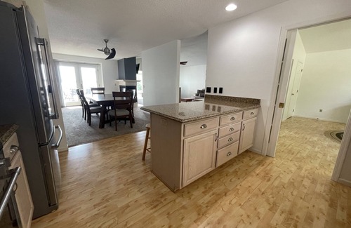 Elysian Township Casa | Lakefront Oasis; 6bdrm, Game Room, Sun Room- lake days and family memories!