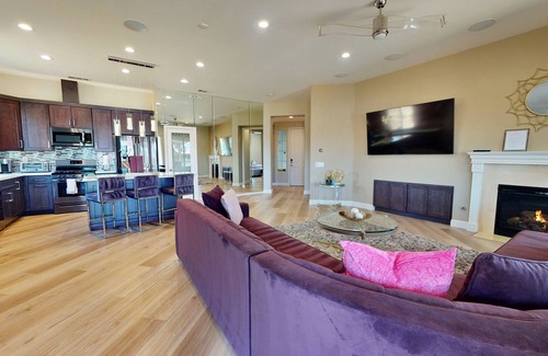 Terra Lago Casa | Lakefront Oasis in Indio Terra Lago.#Bachelorettes heaven with large misty pool.
