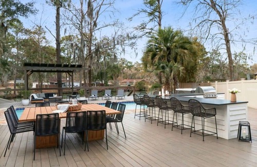 Talahi Island Casa | Lakefront Oasis | Pool & Hot Tub