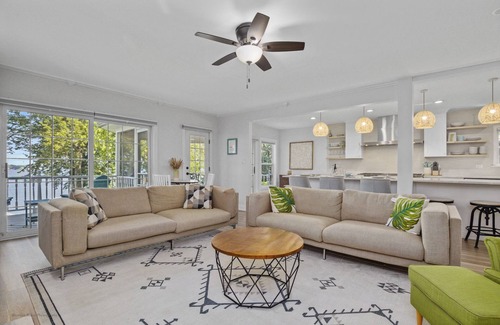 Fox Lake Casa | Lakefront Oasis w/ 2 fire pits, game room & kayaks