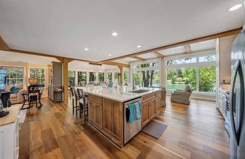Smith Mountain Lake Casa | LAKE Grace: Lakefront, Private Dock.