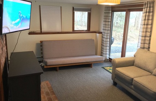 Mashpee Casa | Lakefront property on John’s Pond. Dock, Bring your boat! Close to Sea to shining Sea bike Path, Close to Mashpee town Beach, Close to great shopping in Mashpee Commons