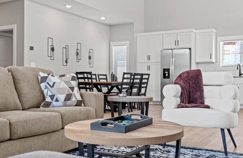 Kimberling City Casa | Lakefront Retreat | 2 Living Areas, Pool, & Views