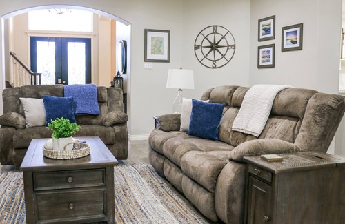 Atascocita Casa | Lakefront Retreat Enjoy Serenity and Scenic Views