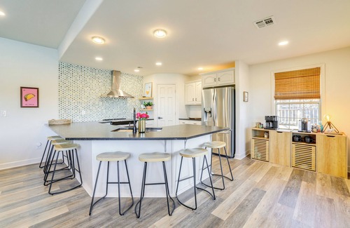 Bella Vista Casa | Lakefront Retreat w/ Game Room in Bella Vista!