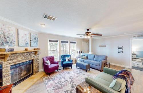 Saluda Casa | Lakefront Retreat
