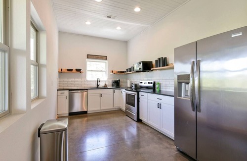 Golden Casa | Lakefront Retreat w/Views, Fire Pit & 2 Acres