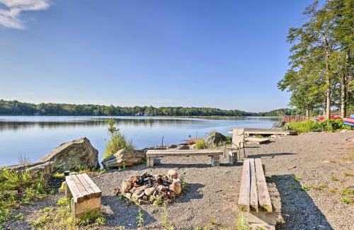 Tobyhanna Casa | Lakefront Retreat with Dock and Yard in Tobyhanna!