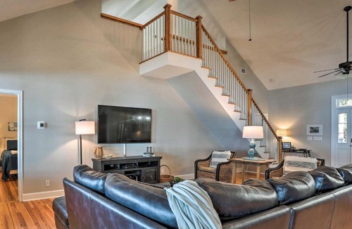 Russellville Casa | Lakefront Retreat with Game Room and Private Dock!