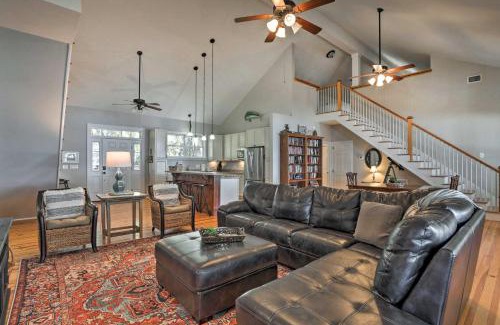 Russellville Casa | Lakefront Retreat with Game Room and Private Dock!