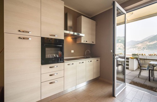 Marone Apartamento | Retiro frente al lago con jardín