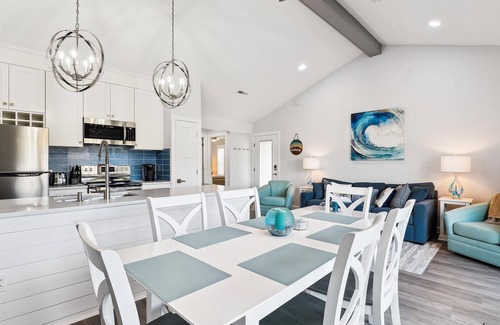Bethany Beach Condominio | Lakefront Sea Colony Villa! Amenity Rich with Private Beach and Shuttle!