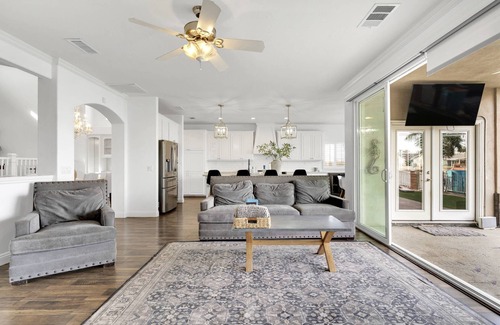 Victorville Casa | Lakefront Serenity Retreat