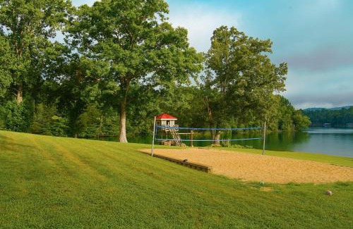 Clairfield Casa | Lakefront Sharps Chapel Retreat with Boat Dock!