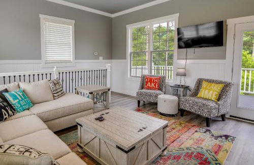 Clairfield Casa | Lakefront Sharps Chapel Retreat with Boat Dock!