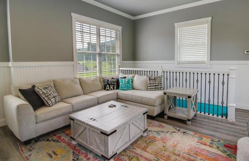 Clairfield Casa | Lakefront Sharps Chapel Retreat with Boat Dock!