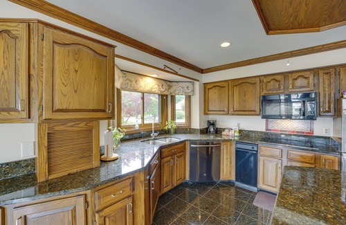 Shelby Township Casa | Lakefront Shelby Twp Getaway w/ Swim Pond!