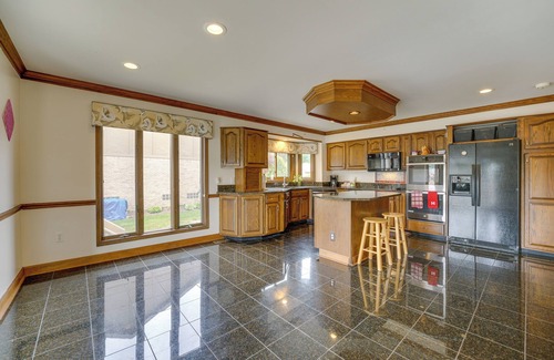Shelby Township Casa | Lakefront Shelby Twp Getaway w/ Swim Pond!