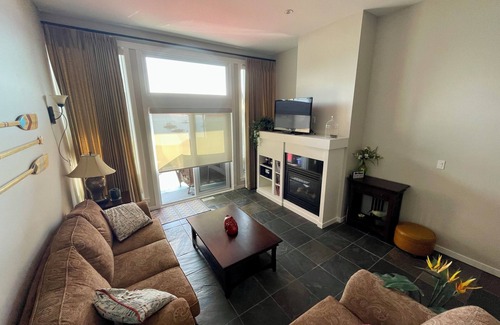 Scotch Creek Casa | Lakefront Shuswap townhouse in Scotch Creek (Buoy, private beach & pool/hot tub)