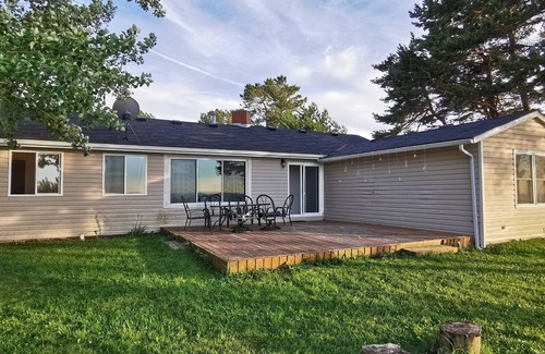 Plympton-Wyoming Cabaña | Lakefront Staycation