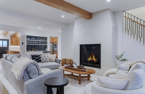 South Tahoe Casa | Lakefront Stunner with Private Pier! Close to Heavenly, Casinos, Dining, Retail