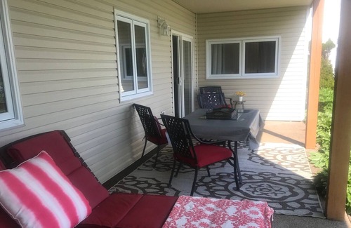 Cole Harbour Casa | Lakefront Suite