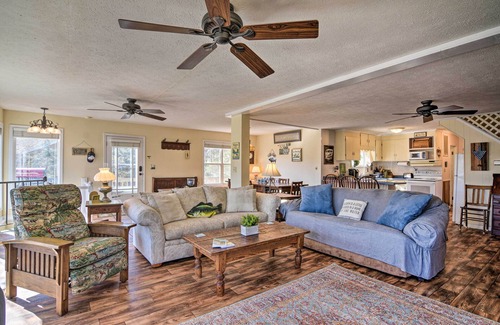 Emerald Beach Casa | Lakefront Table Rock Getaway w/ Private Swim Dock!