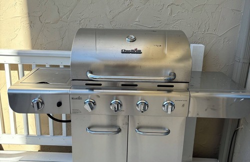 High Point Apartamento | Lakefront Townhouse 2-bedroom apartment with AC, WiFi in High Point