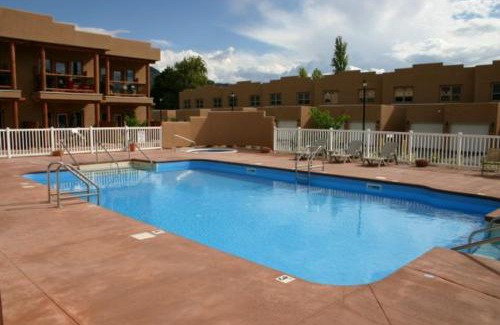 Okanagan-Similkameen Casa | Lakefront Townhouse Family Complex, Popular Wine Country and the Best Golfing
